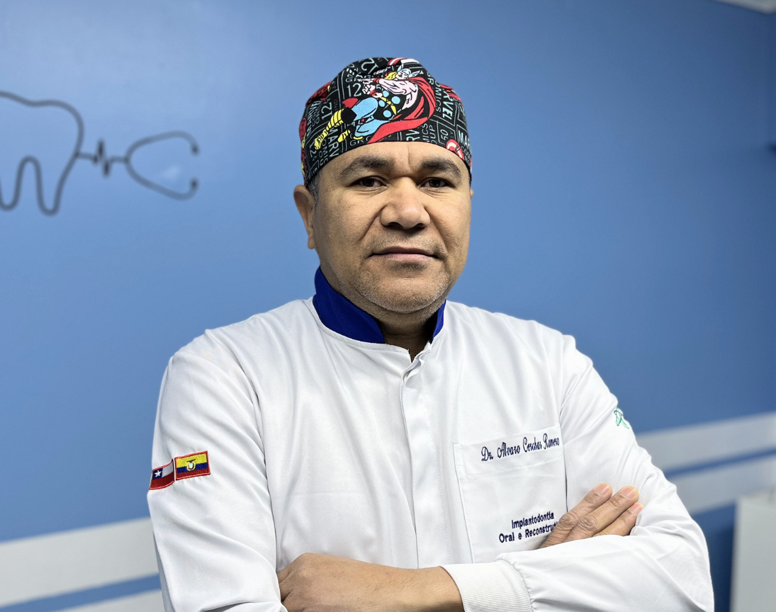 Foto de Dr. Alvaro Celchar - Implante y ortodoncia en Clínica Sonrisa Feliz